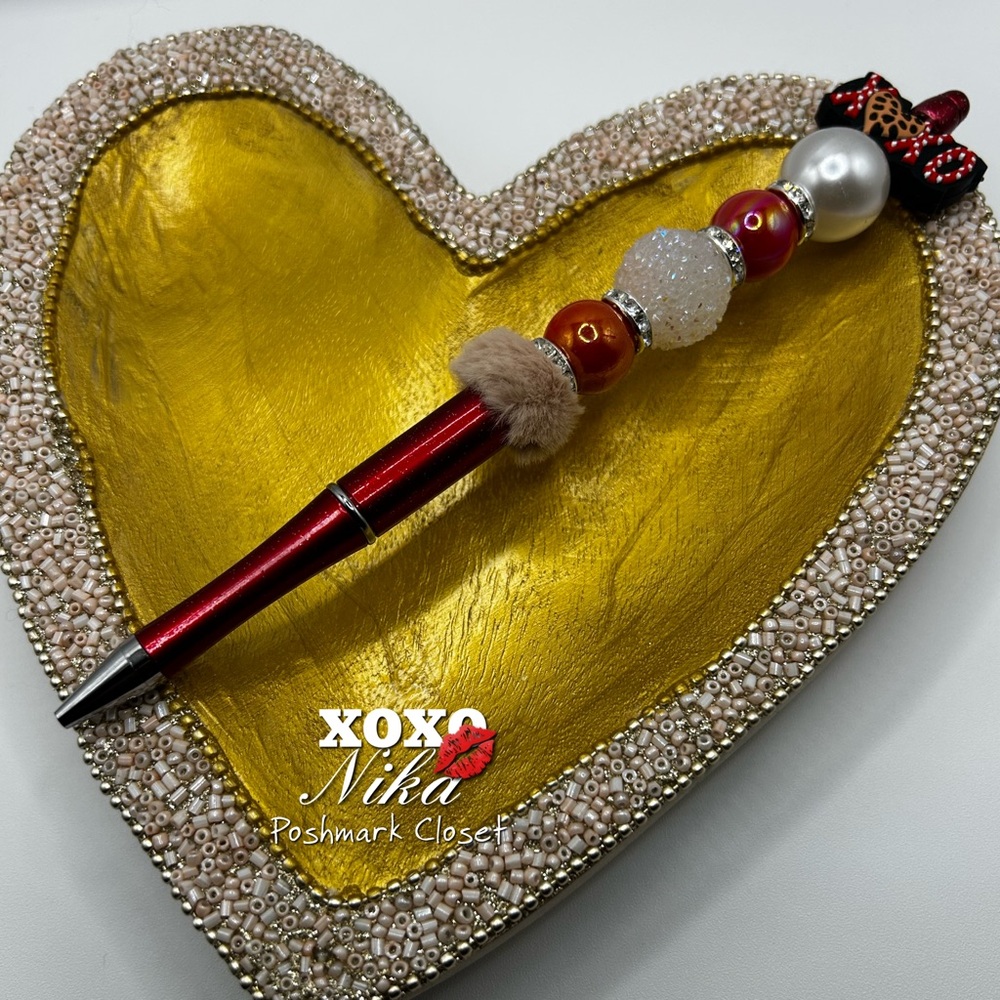 ”XOXO” Handmade Beaded Pen🖋️